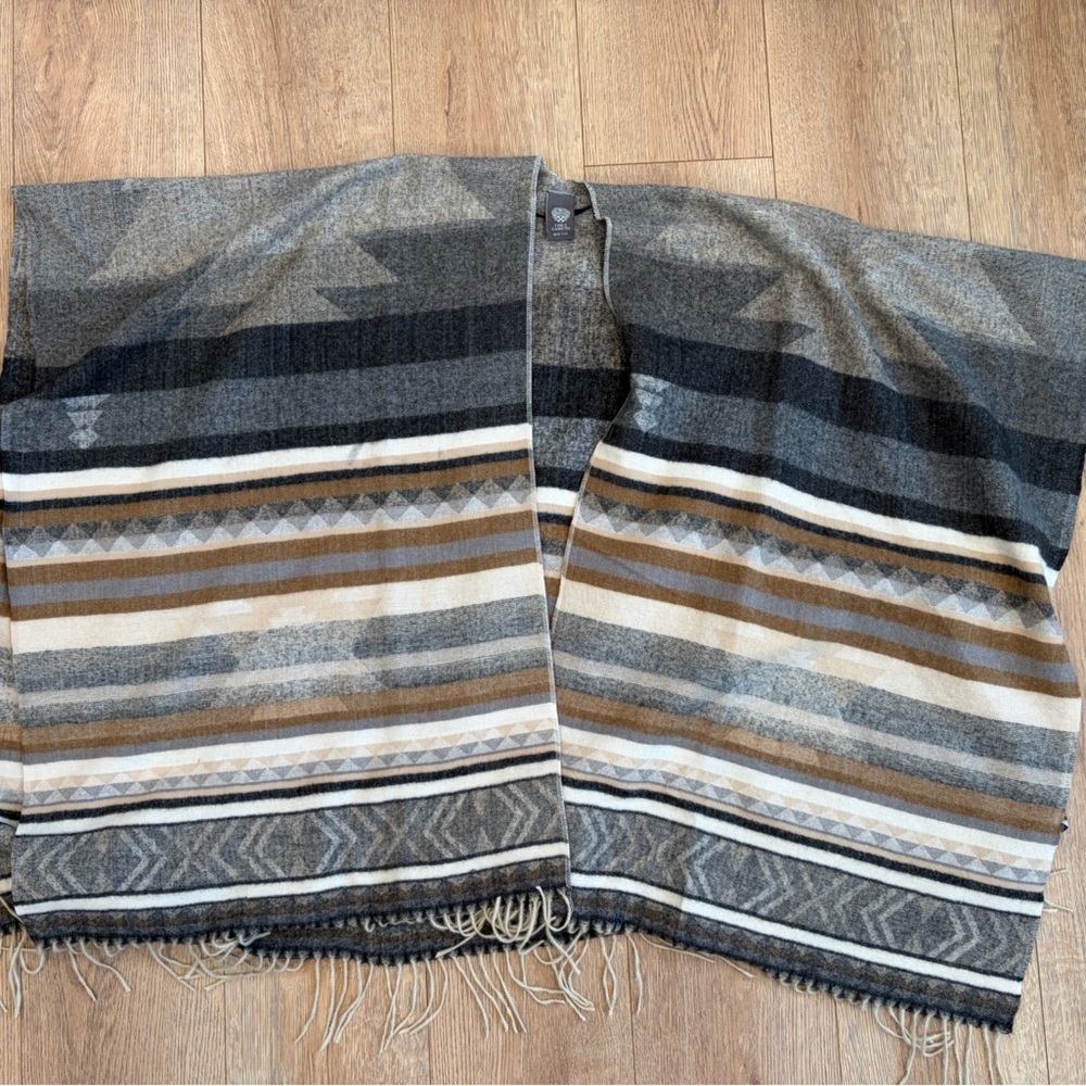 Vince Camuto Striped Ruana Wrap Shawl Fringe Open Front Gray Neutral - Picture 4 of 5